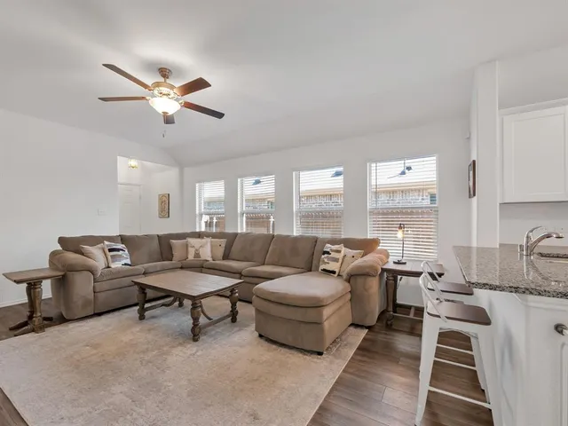 $1,995 | 2913 Meadowlands Drive, Crandall, TX 75114