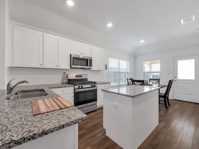 $1,995 | 2913 Meadowlands Drive, Crandall, TX 75114