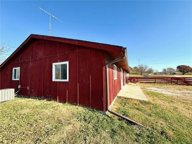 $157,000 | 1706 253rd Street, Hiawatha, KS 66434