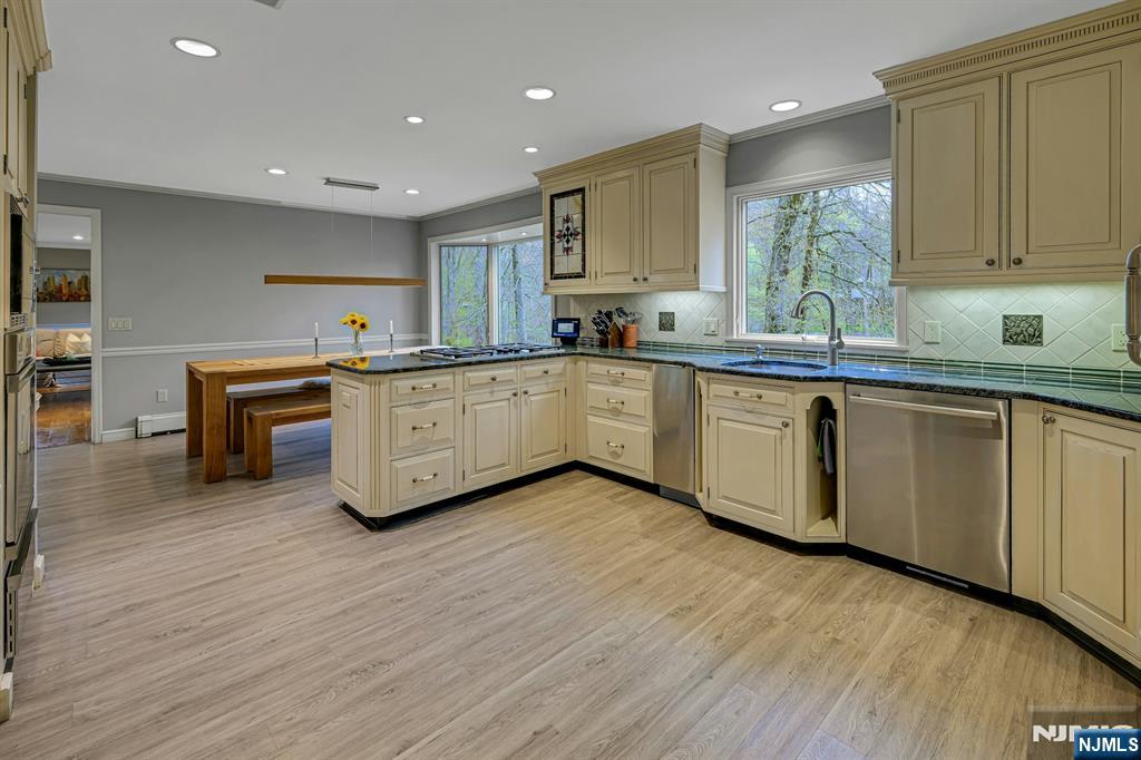 59 Green Hill Road Butler, NJ 07405 - Photo 6 of 40