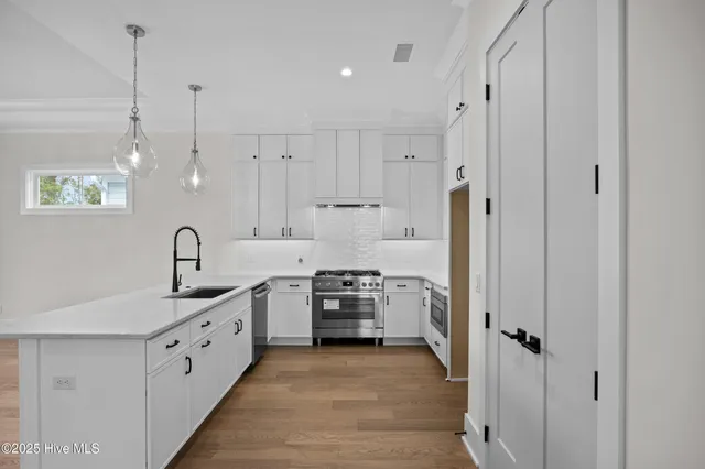 $899,000 | 620 Waterstone Drive, Wilmington, NC 28411