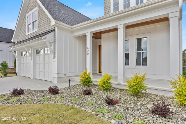 $899,000 | 620 Waterstone Drive, Wilmington, NC 28411