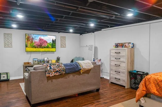 $474,900 | 5007 South 42nd Street, Climax, MI 49034