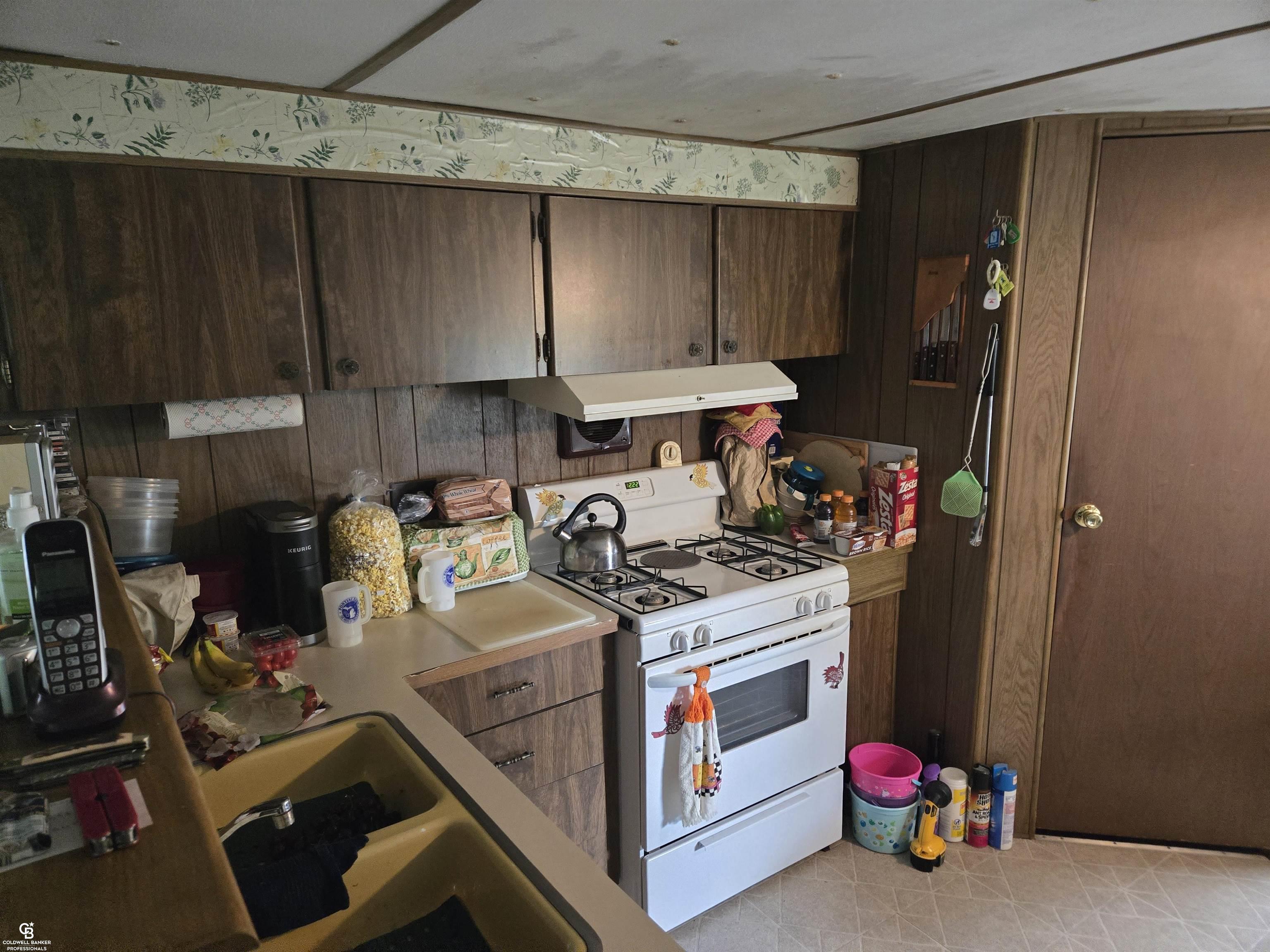 8009 Arendt Road Yale, MI 48097 - Photo 8 of 28