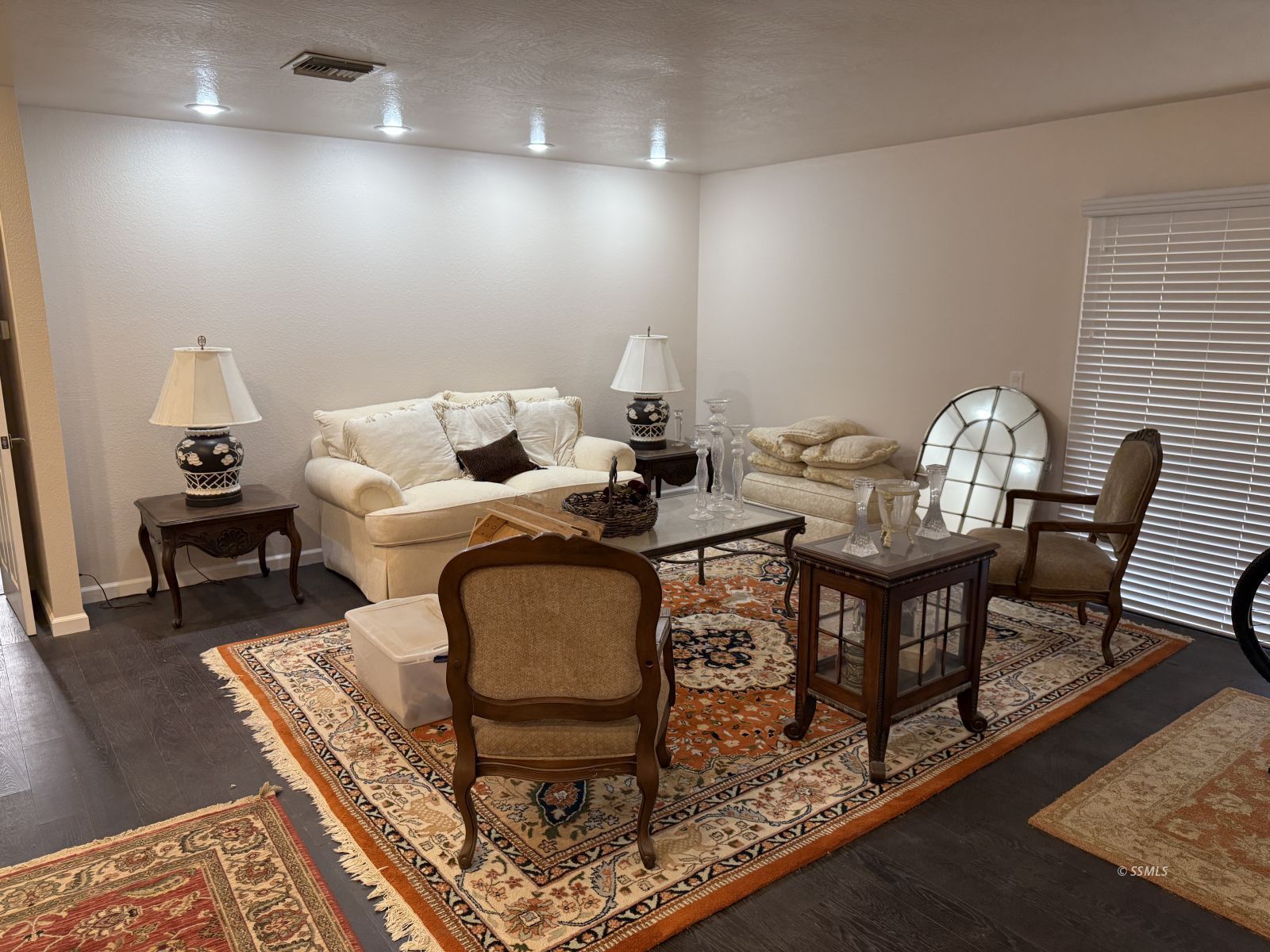 912 Randall Street Ridgecrest, CA 93555 - Photo 3 of 29