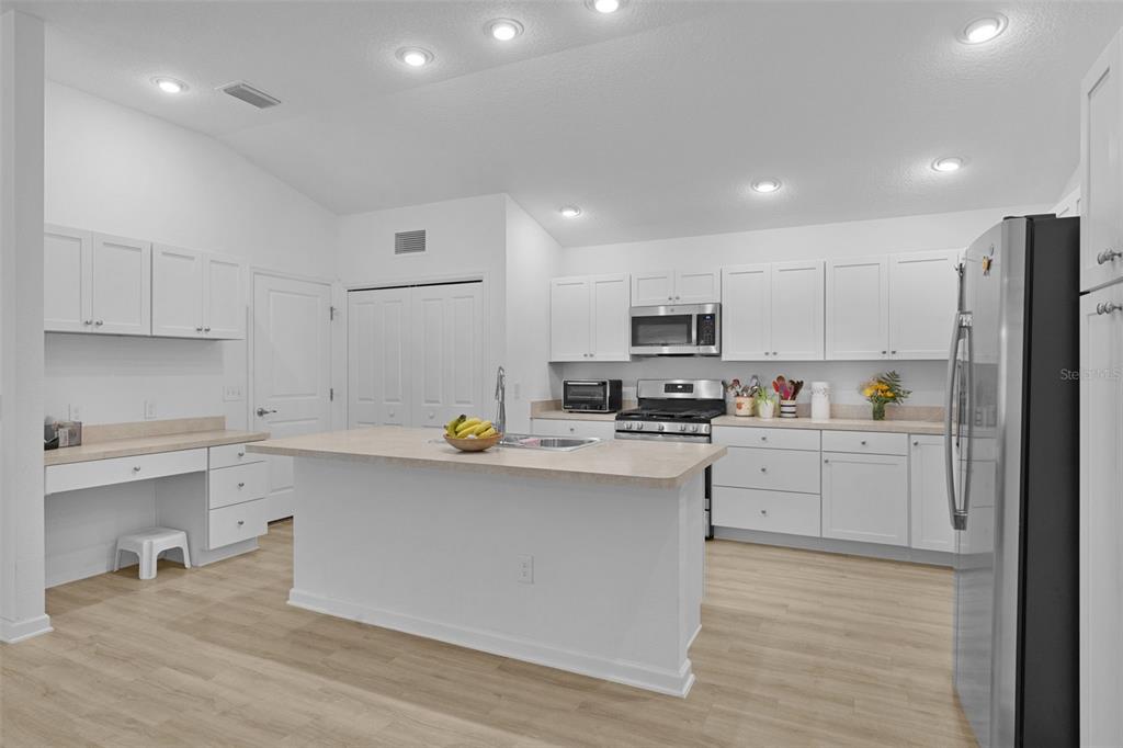 842 Spring Avenue The Villages, FL 34762 - Photo 13 of 53