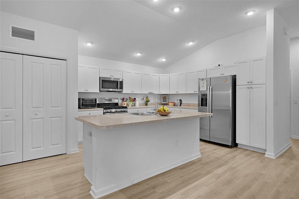 842 Spring Avenue The Villages, FL 34762 - Photo 16 of 53