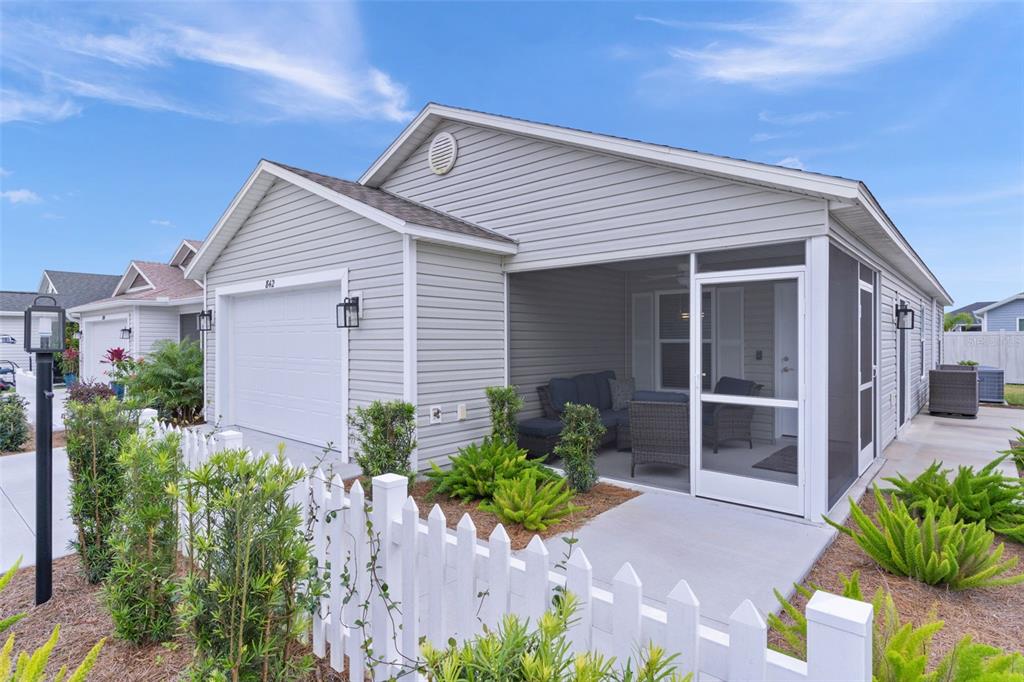 842 Spring Avenue The Villages, FL 34762 - Photo 2 of 53