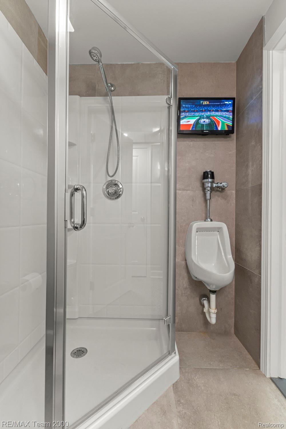 137 North Brady Road Dearborn, MI 48124 - Photo 48 of 72 48.jpg