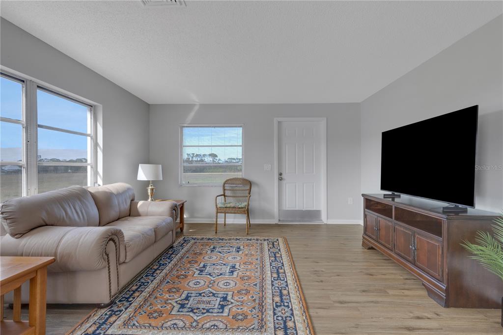 210 Albee Road West Nokomis, FL 34275 - Photo 7 of 48 Gallery Image 7