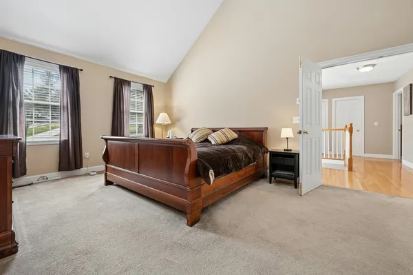 $825,000 | 320 Lincoln Circle, Northbridge, MA 01534