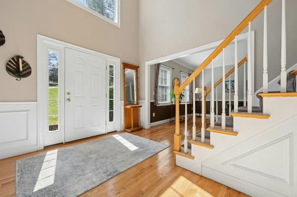 $825,000 | 320 Lincoln Circle, Northbridge, MA 01534