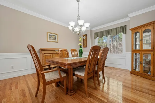 $825,000 | 320 Lincoln Circle, Northbridge, MA 01534