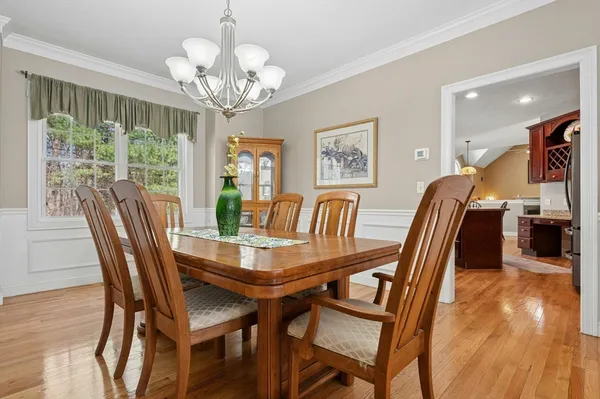 $825,000 | 320 Lincoln Circle, Northbridge, MA 01534