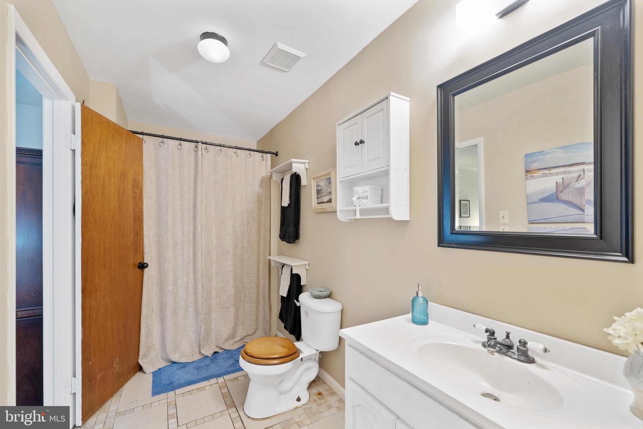 287 Fletchwood Road Elkton, MD 21921 - Photo 14 of 34 Full bathroom connects to main bedroom & hallway