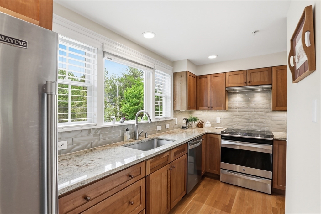 6 Safford Street, Unit 2 Ipswich, MA 01938 - Photo 5 of 35