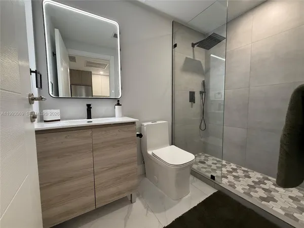 $2,700 | 944 Jefferson Avenue, Unit 13, Miami Beach, FL 33139