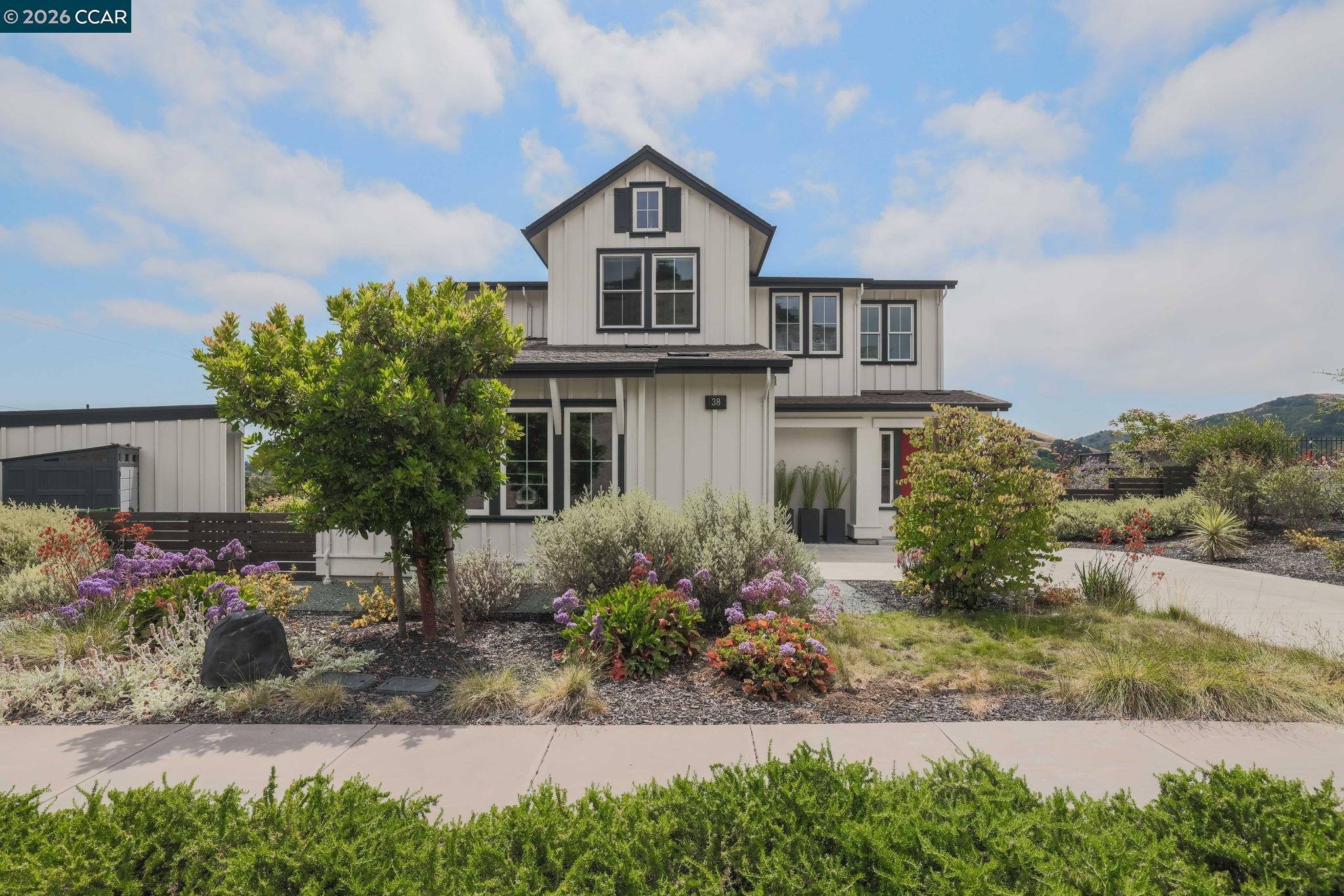 38 Fiddleneck Way Orinda, CA 94563 - Photo 3 of 51
