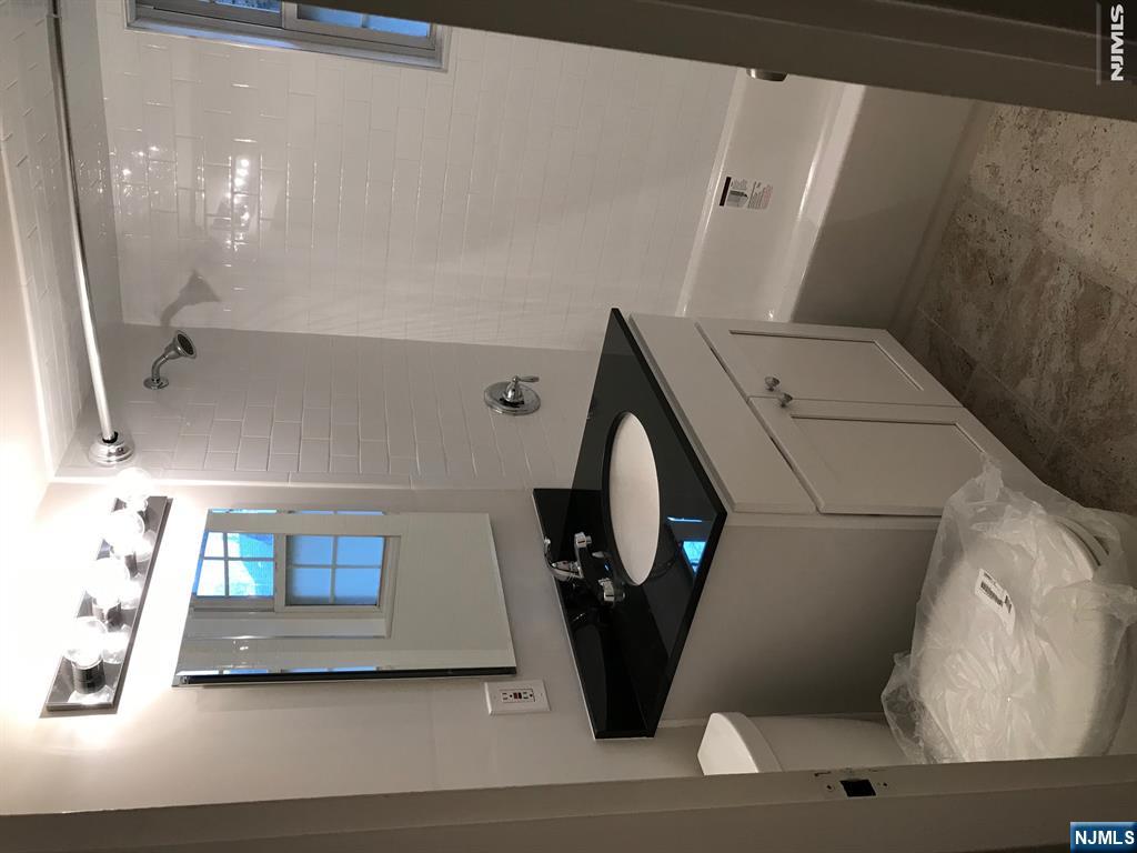 360 Knickerbocker Road, Unit 9 Dumont, NJ 07628 - Photo 6 of 9
