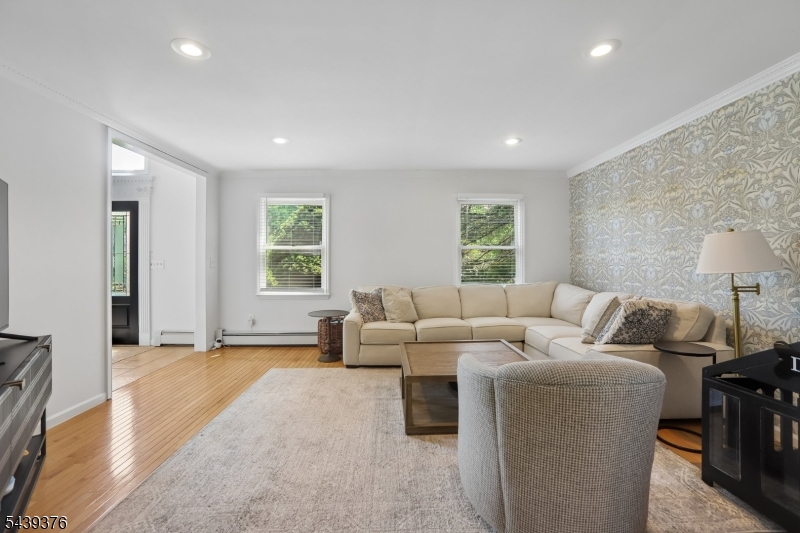 50 Kahl Road East Hanover, NJ 07936 - Photo 6 of 24