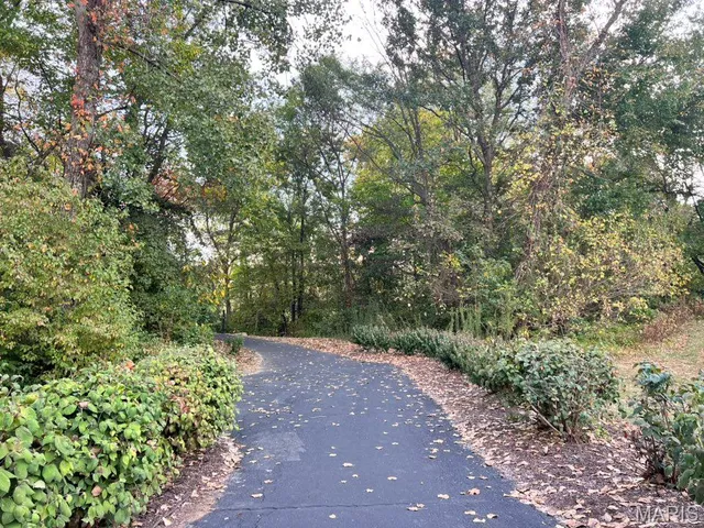 $345,000 | 2317 Hank's Close, Unit 186 STB, Chesterfield, MO 63017