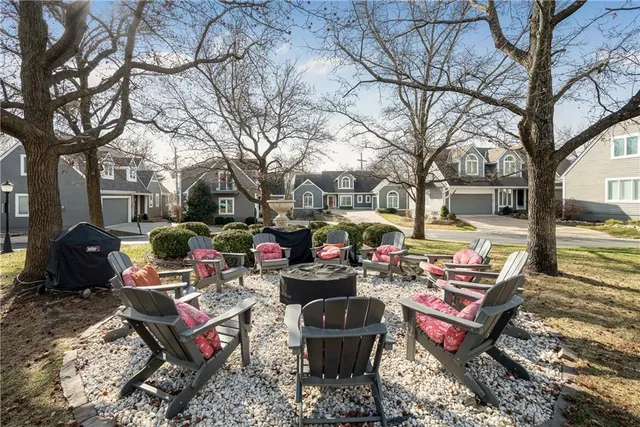$849,000 | 7874 Howe Circle, Prairie Village, KS 66208