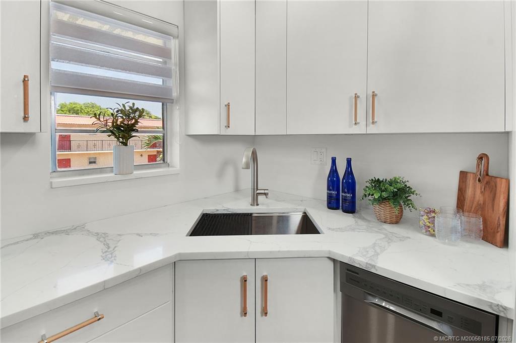 1957 Southwest Palm City Road, Unit 29H Stuart, FL 34994 - Photo 14 of 37