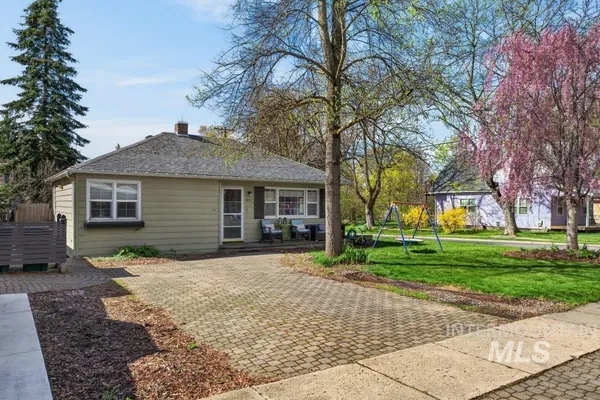 $435,000 | 803 East 8th Street, Moscow, ID 83843