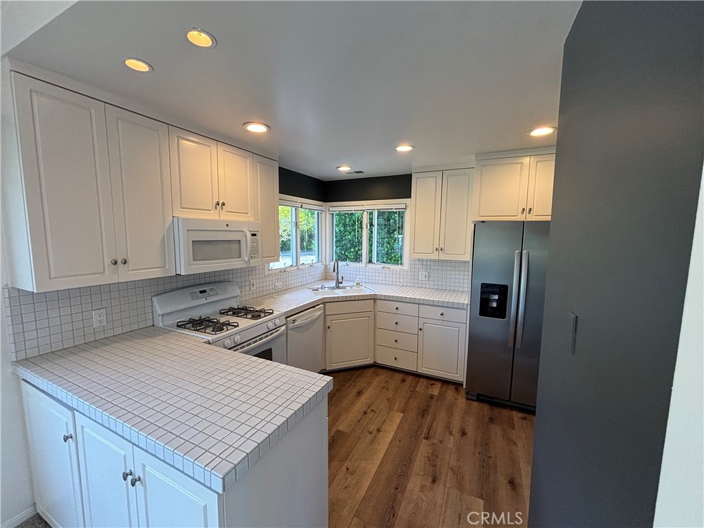 591 Mountain Road Laguna Beach, CA 92651 - Photo 5 of 17