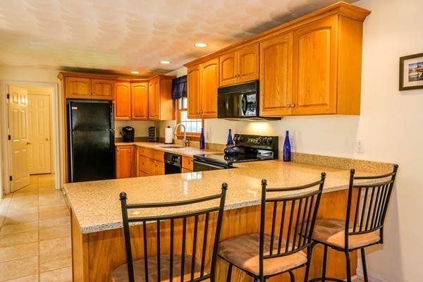 6 Kenneth Road Georgetown, MA 01833 - Photo 3 of 30 Gallery Image 3