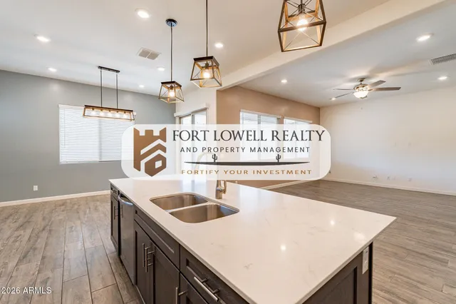 $2,300 | 2811 West Pollack Street, Phoenix, AZ 85041