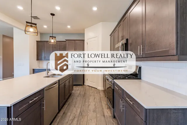 $2,300 | 2811 West Pollack Street, Phoenix, AZ 85041