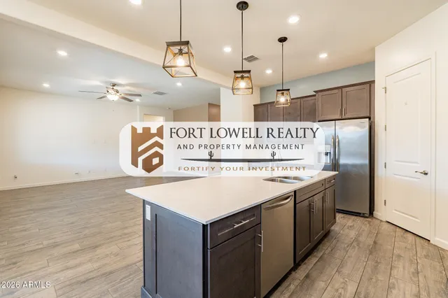 $2,300 | 2811 West Pollack Street, Phoenix, AZ 85041