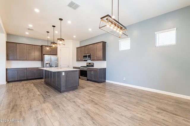 $2,300 | 2811 West Pollack Street, Phoenix, AZ 85041