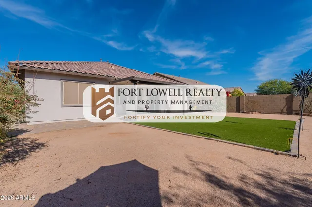 $2,300 | 2811 West Pollack Street, Phoenix, AZ 85041