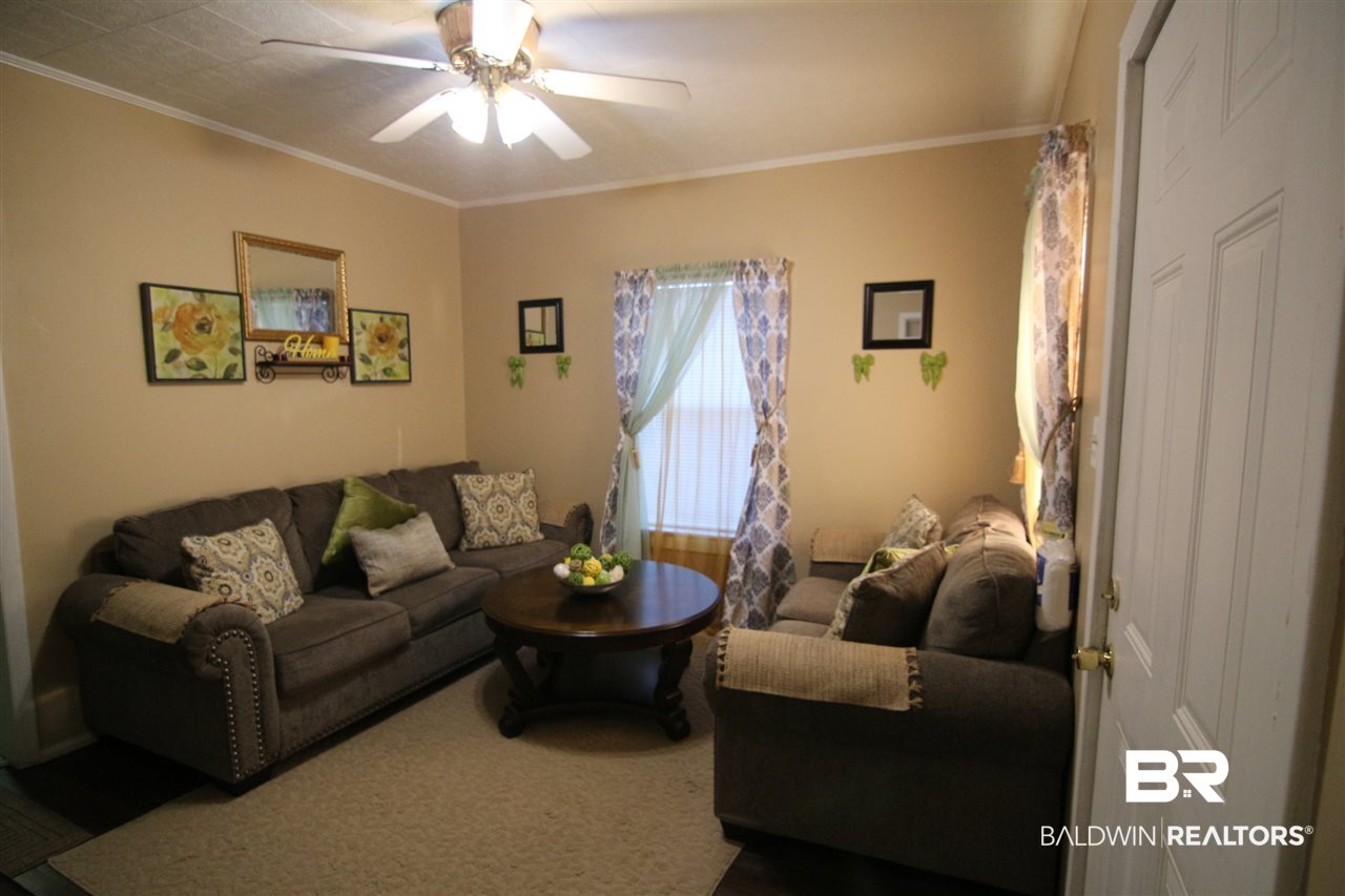522 Donald Street Mobile, AL 36617 - Photo 3 of 12