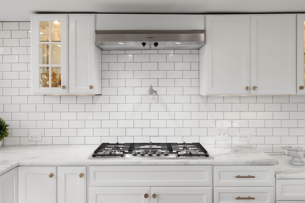 2 Highland Terrace Marblehead, MA 01945 - Photo 22 of 39