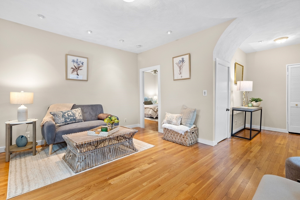 2 Highland Terrace Marblehead, MA 01945 - Photo 8 of 39