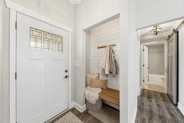 $425,000 | 752 North Brookdale Drive, Schaumburg, IL 60169