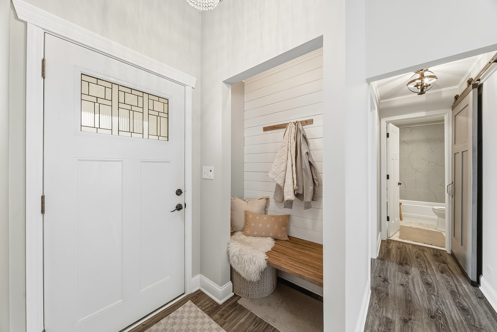 752 North Brookdale Drive Schaumburg, IL 60169 - Photo 3 of 23 a bathroom with a shower and a toilet