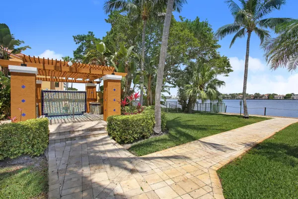 $2,500 | 107 Yacht Club Way, Unit 102, Hypoluxo, FL 33462