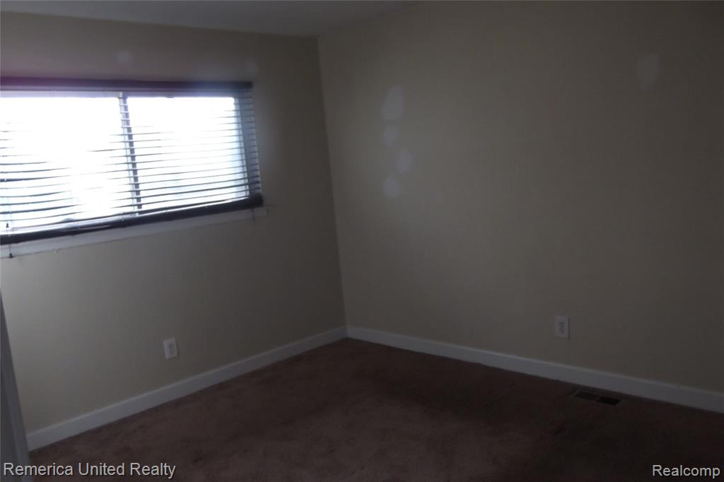 29221 Barrington Street Inkster, MI 48141 - Photo 11 of 13