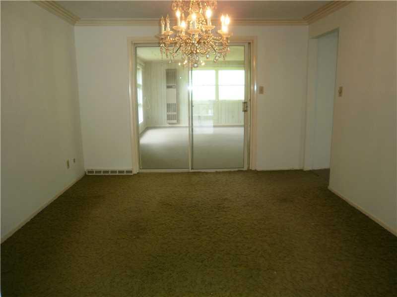 9685 Highland Road Pittsburgh, PA 15237 - Photo 4 of 13 Dining Room.