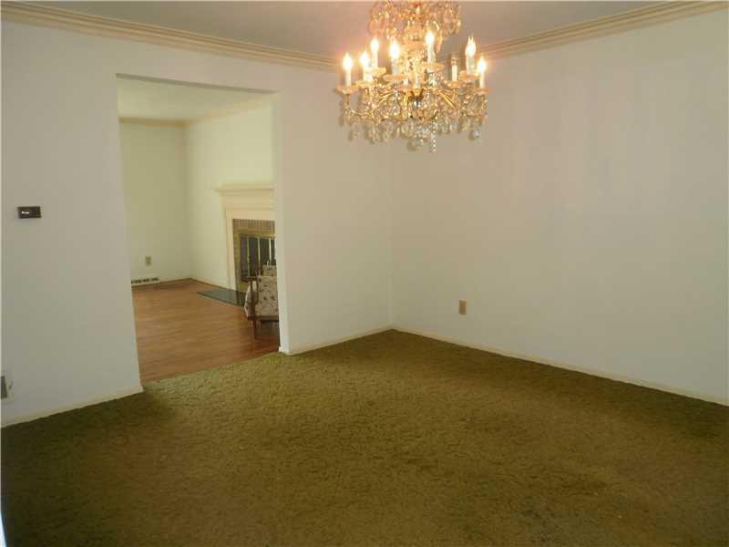 9685 Highland Road Pittsburgh, PA 15237 - Photo 5 of 13 Dining Room.