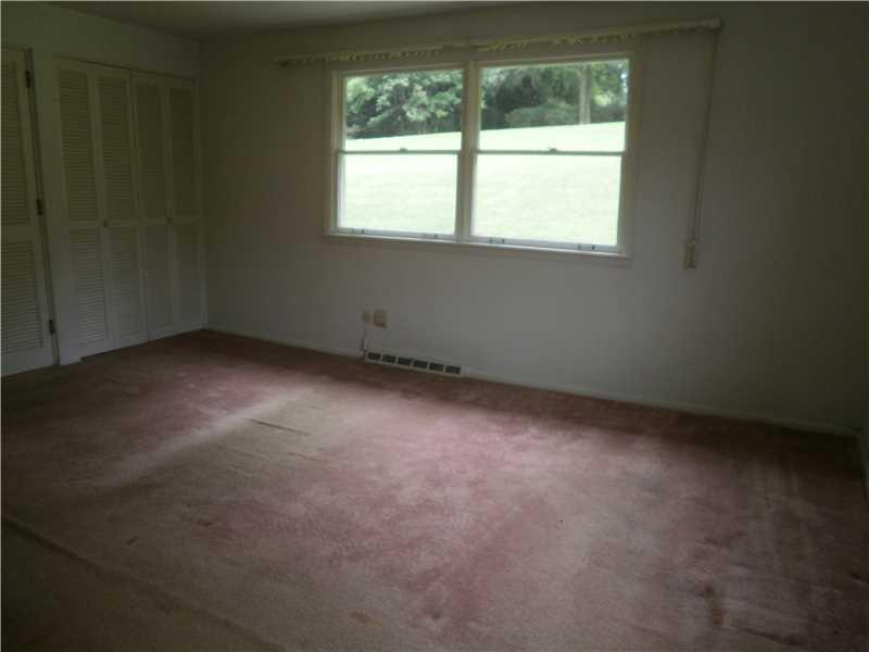 9685 Highland Road Pittsburgh, PA 15237 - Photo 10 of 13 Bedroom.
