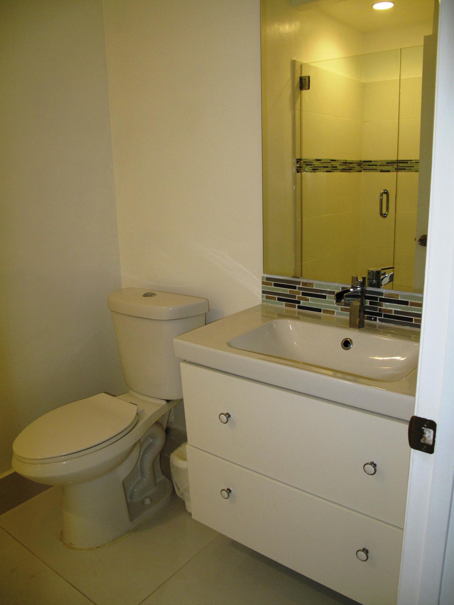 14215 Nesting Way, Unit C Delray Beach, FL 33484 - Photo 32 of 50 Guest bahtroom with shower stall (2)