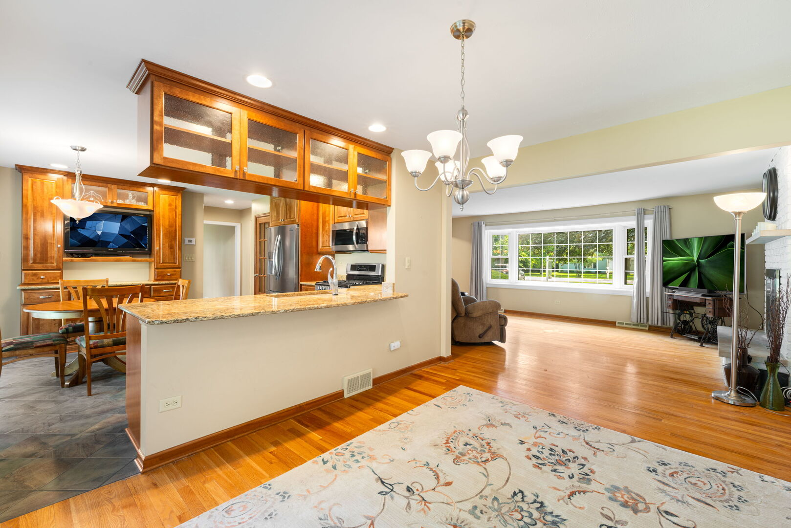 2-s054 Orchard Road Wheaton, IL 60189 - Photo 4 of 19 Gallery Image 4