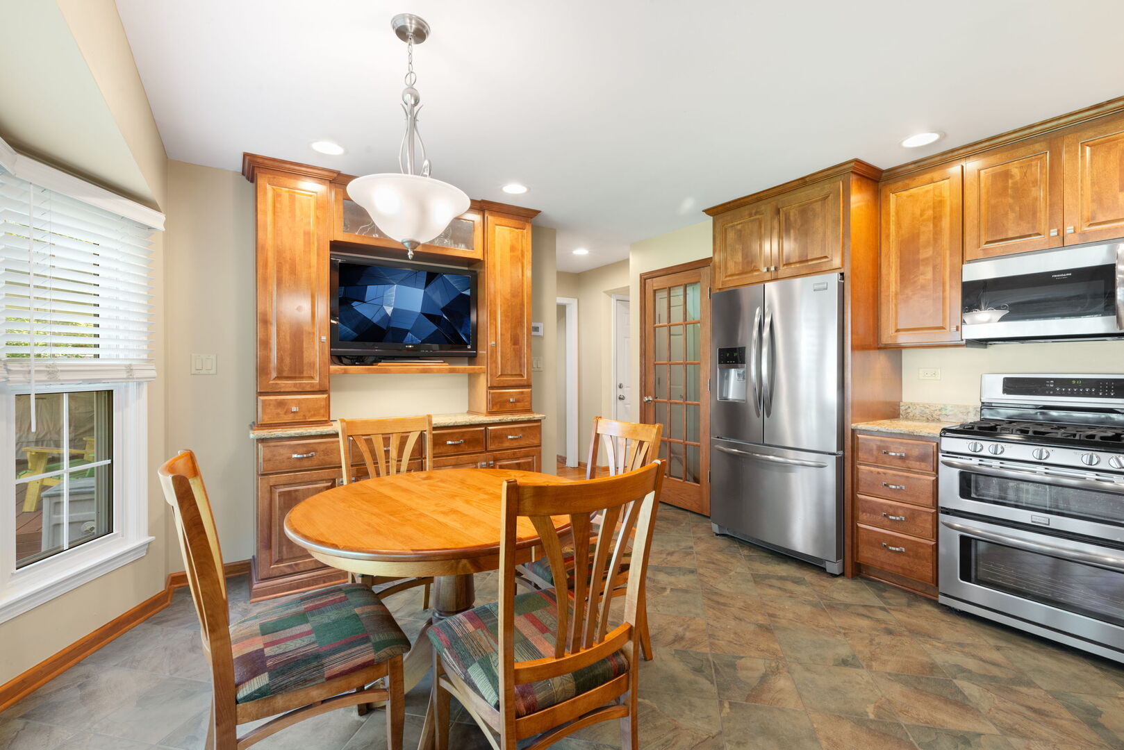 2-s054 Orchard Road Wheaton, IL 60189 - Photo 6 of 19 Gallery Image 6