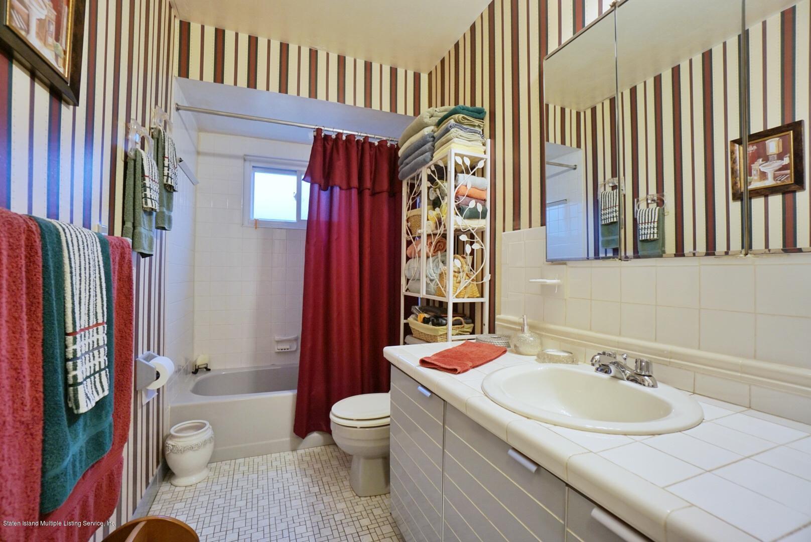 75 Purdue Street Staten Island, NY 10314 - Photo 23 of 44 Photo Dec 04, 2 00 04 PM