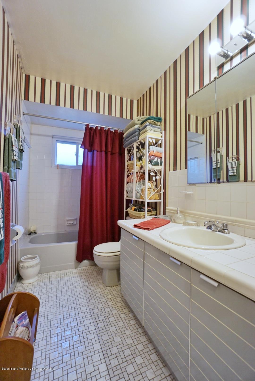 75 Purdue Street Staten Island, NY 10314 - Photo 24 of 44 Photo Dec 04, 2 00 09 PM